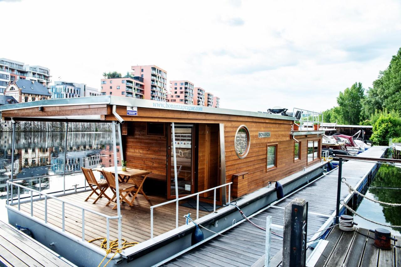 ホテル Houseboat Bonanza プラハ エクステリア 写真