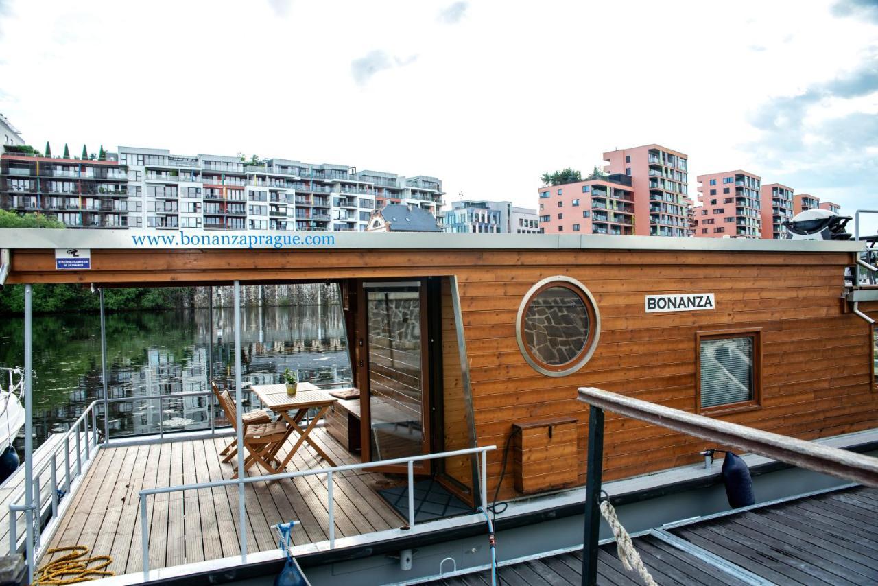 ホテル Houseboat Bonanza プラハ エクステリア 写真